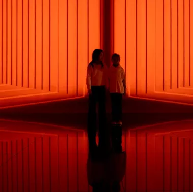 enfants fond orange lignes