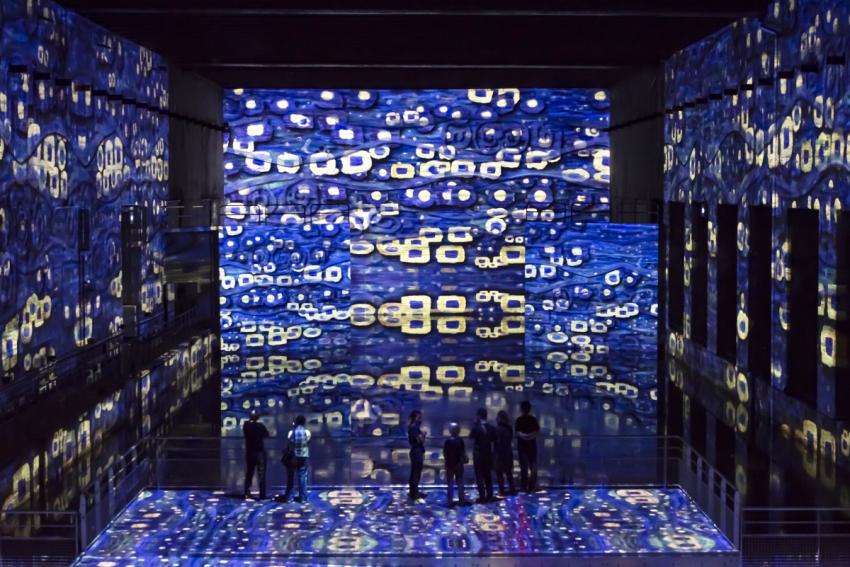 Vue exposition Klimt bleu Bassins